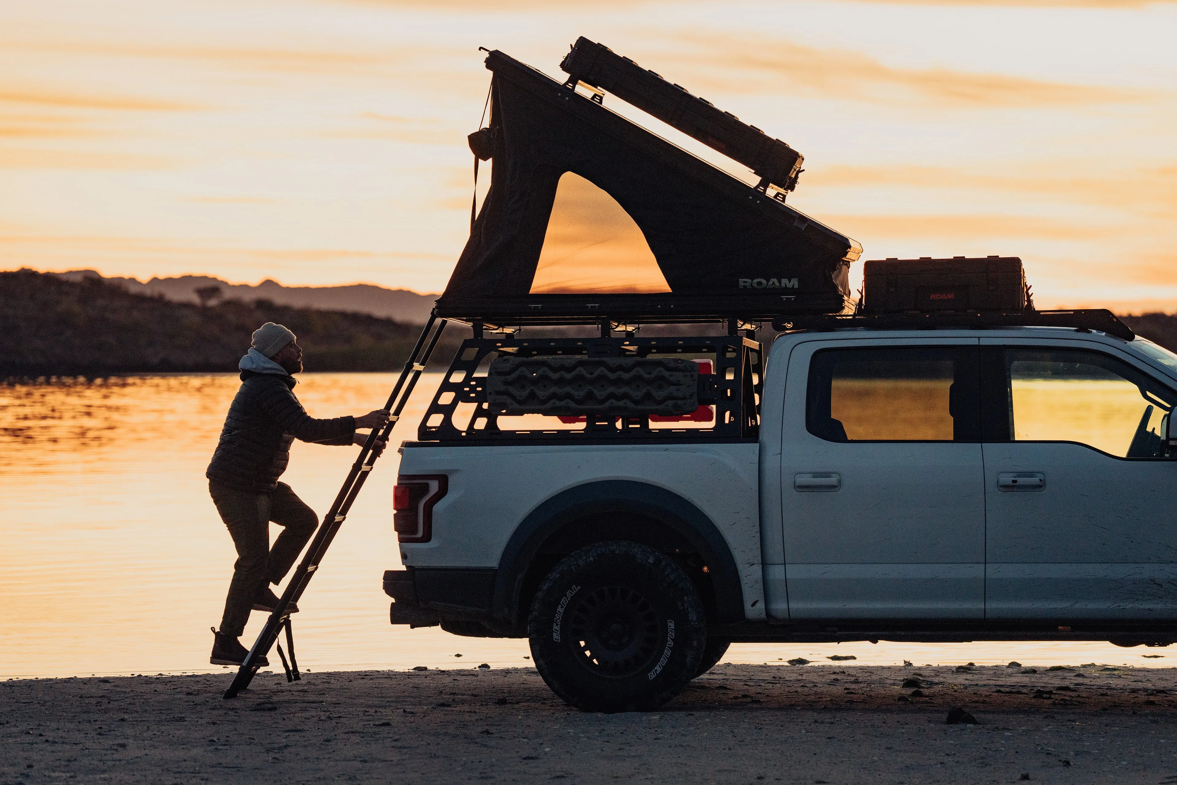 Roam Adventure Co Desperado Hardshell Rooftop Tent